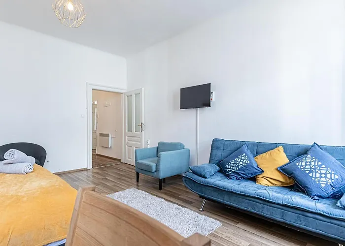 Explore Vienna: 1Br Retreat Near Westbahnhof