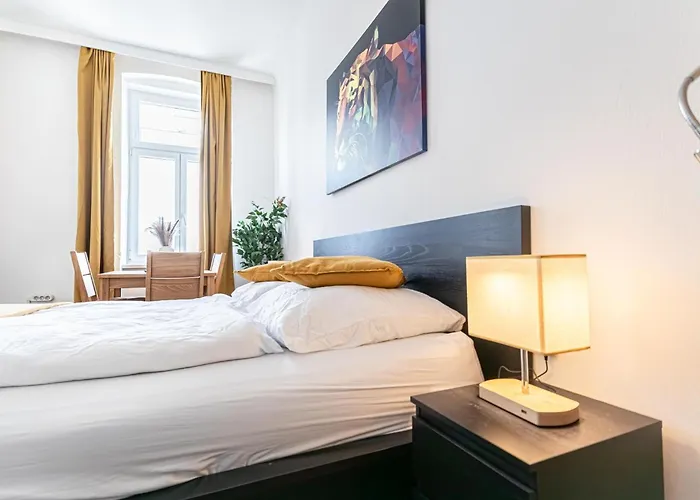 Explore Vienna: 1Br Retreat Near Westbahnhof