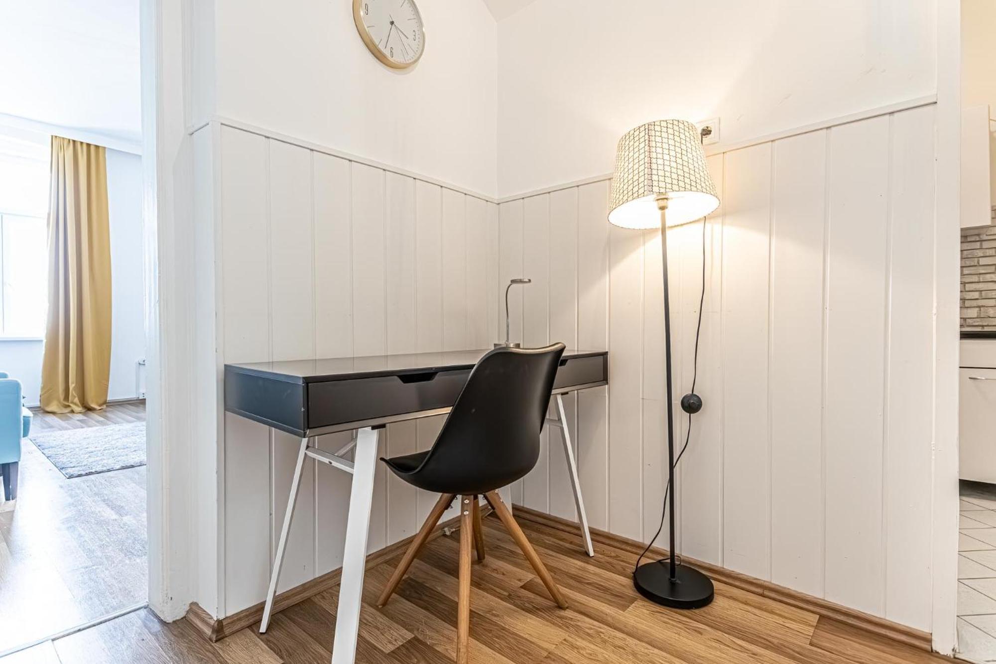Explore Vienna: 1br Retreat Near Westbahnhof Apartmán *